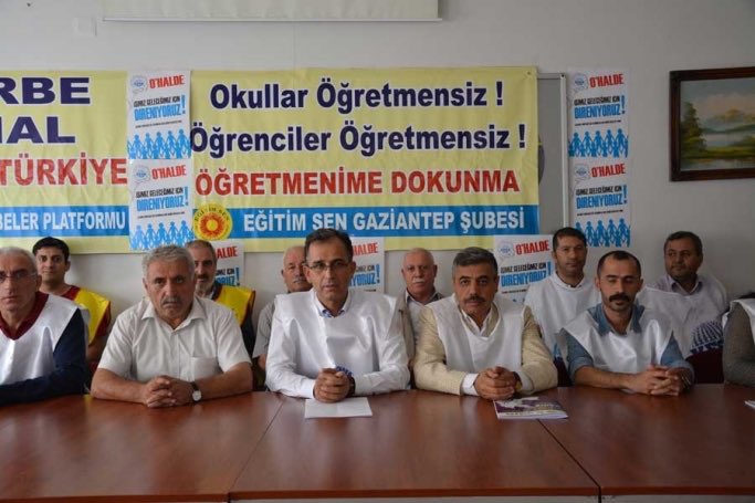 egitimsen's tweet photo. Eğitimde yaşanan haksız ve hukuksuz ihraçlar ve açığa almalarla ilgili eylem ve etkinliklerimiz kesintisiz sürüyor! #ÖğretmenimeDokunma https://t.co/avb8sbad3O