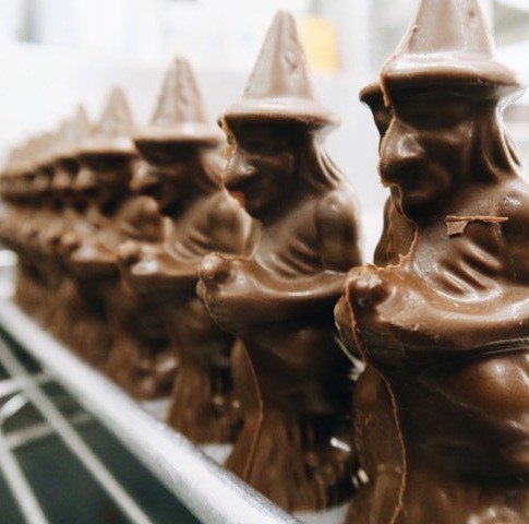 IndustryCity's tweet photo. The budding coven in the Lilac Chocolate factory is ready for fall. #industrycity #hellofa… https://t.co/ETwC4VygTS https://t.co/bN9DrFWJj0