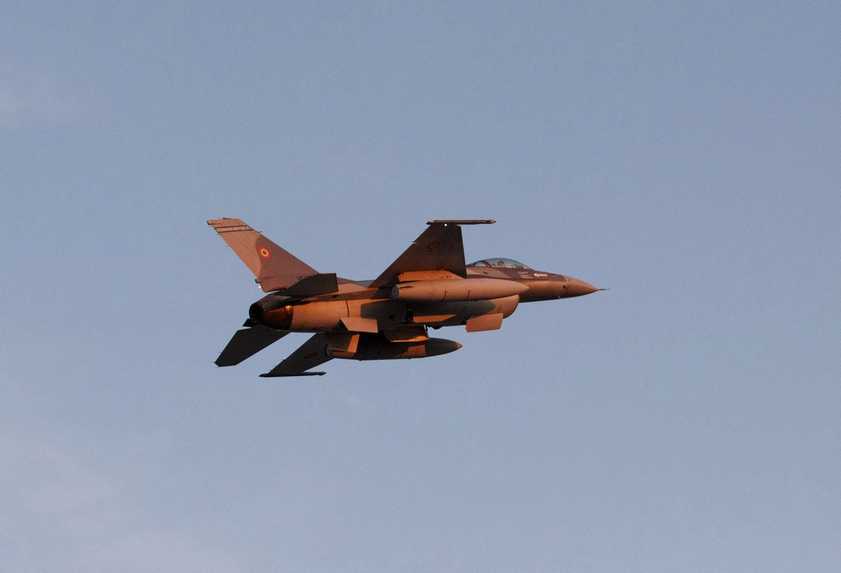 رومانيا تشتري 12 مقاتله F-16 مستعمله  CtnpOtlWEAAxL8O