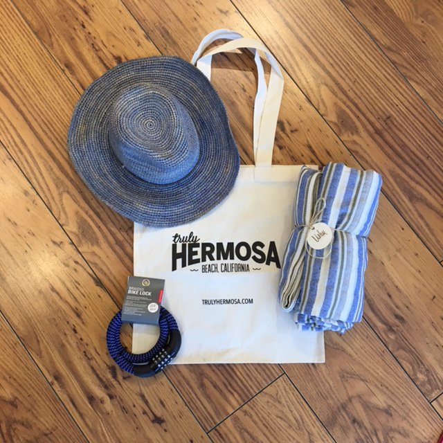 HermosaChamber's tweet photo. The plastic bag ban takes effect Sat., Oct. 1 for small retailers in #HermosaBeach – making the community even more eco-friendly! #HBCCVB https://t.co/1DmEyNxBkL