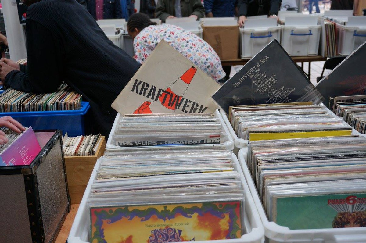 aboutawindow's tweet photo. Here we go @LDNRecordFair at @trumanbrewery #vinyl #record #fair #London #OMG #music #shopping  #LRF2016 https://t.co/G7xwdoL5gU