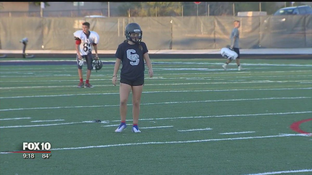 Go Karli! #Valley girl makes Cave Creek high school football team as freshman kicker. bit.ly/2cHeL57