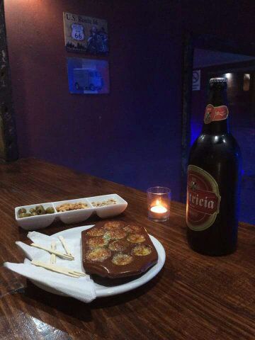 5herentes's tweet photo. Stand Up en vivo, entradas dobles con 🍻🍕 , 2x1 de 🍻, ganadores de fernet.
Todo en @DonMario_bar 💣😎
RT y podes ganar! https://t.co/OsUBRmJkBH