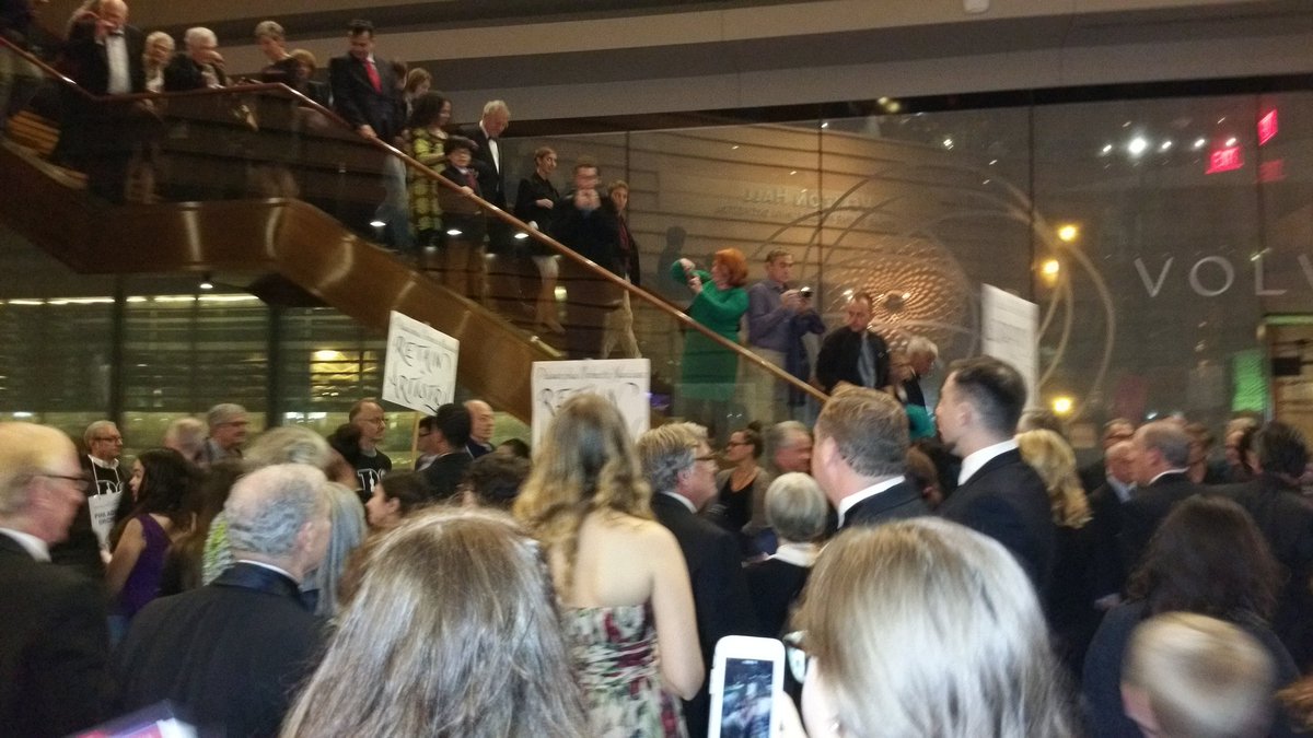 Pickets in the lobby.  @PhilaOrchestra .