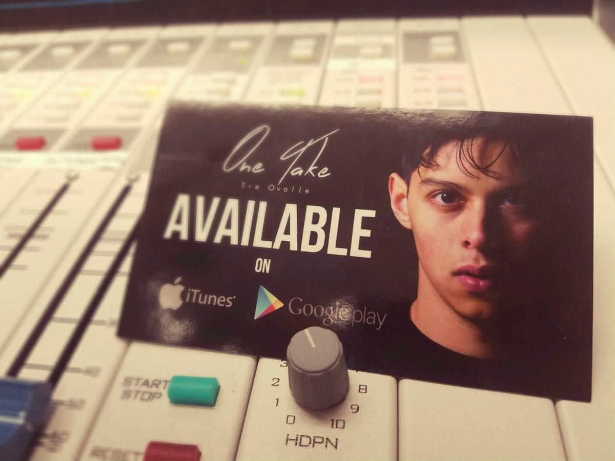 Wildcat_iRadio's tweet photo. Did you miss Tre's interview on KSLC today? Fret not! He will be performing in FML on Thursday @ 8.
#KSLCFM #CollegeRadio #LinfieldCollege https://t.co/KqCXnkyjII