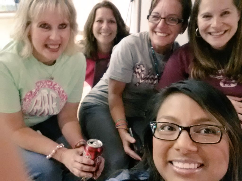 fishbeck_m's tweet photo. Family Movie Night #rrepride #Zootopia #makingmemories https://t.co/HbHNVAEFCM