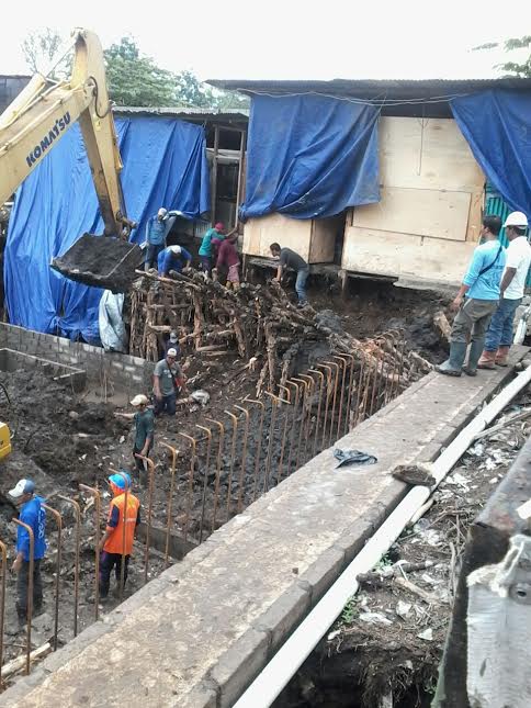 bomahermawan's tweet photo. Pemkot Bdg "Bohong ?" @LAPOR1708, Baca Tnggpn SuratPembaca Koran PR Tgl  30Sep_PmkotBilang hanya Ada pematangan lahan Vs FotoReal di lokasi https://t.co/gxuBJOkXl2
