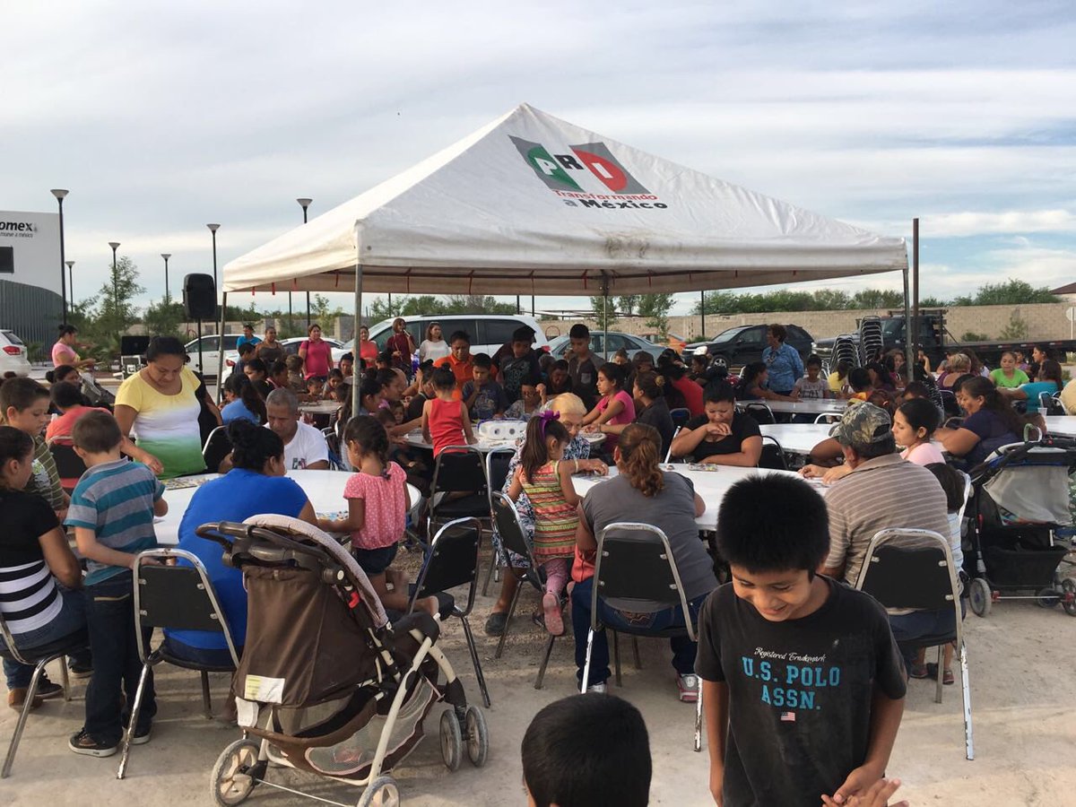 PRIPNegras's tweet photo. Con éxito se vive #PRIgada en la colonia Gobernadores de #PiedrasNegras @villarrealsonia @Veronica_mtz https://t.co/haTVfkimMk