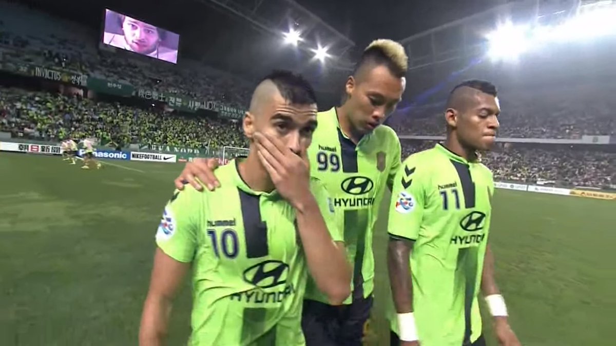 <a href="/D_J39AJ39/">‏﮼أهلاوي،متعصب🇦🇪</a> 
لا نحتاج للمنفوخيين .. لدينا افضل ثلاثي في القارة 💚