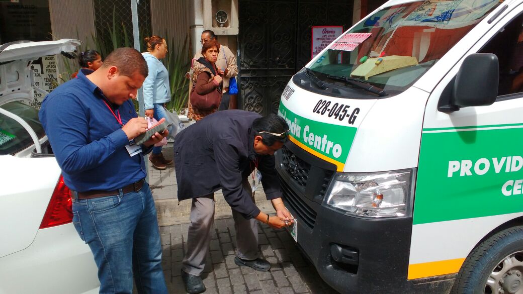 MovilidadHgo's tweet photo. La atención a la #quejaciudadana es nuestra prioridad:@HLeonRufino 
operativo específico ruta 59 Siglo XXI @AlcaldiaPachuca @TransitoPachuca https://t.co/IhW2yMLDaI