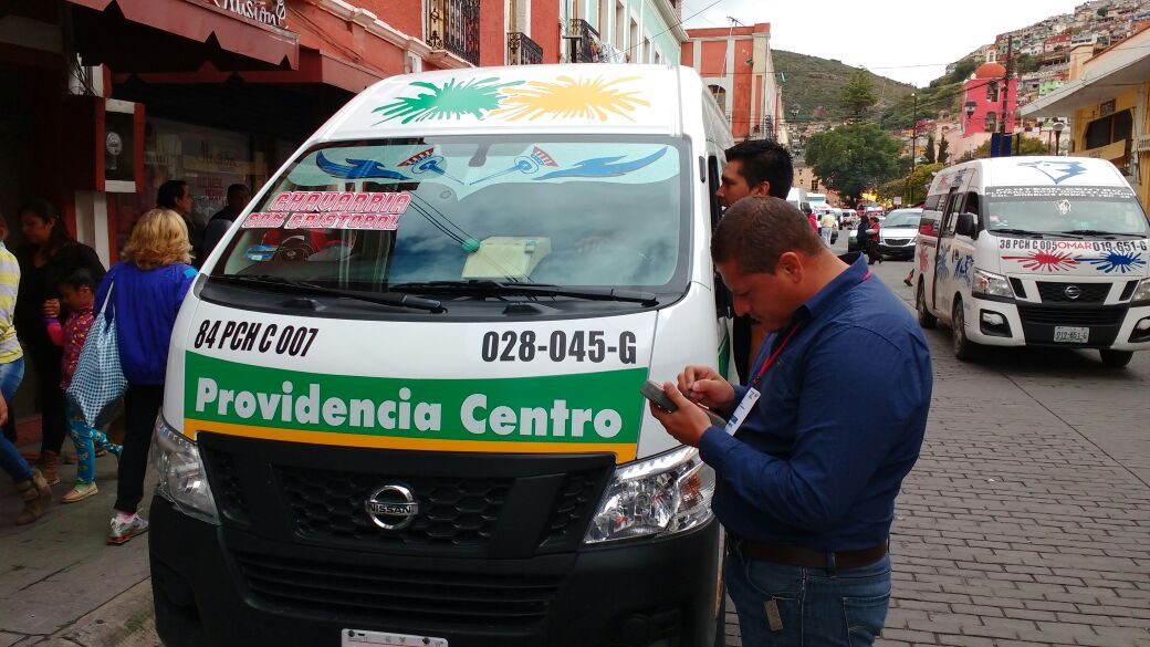 MovilidadHgo's tweet photo. La atención a la #quejaciudadana es nuestra prioridad:@HLeonRufino 
operativo específico ruta 59 Siglo XXI @AlcaldiaPachuca @TransitoPachuca https://t.co/IhW2yMLDaI