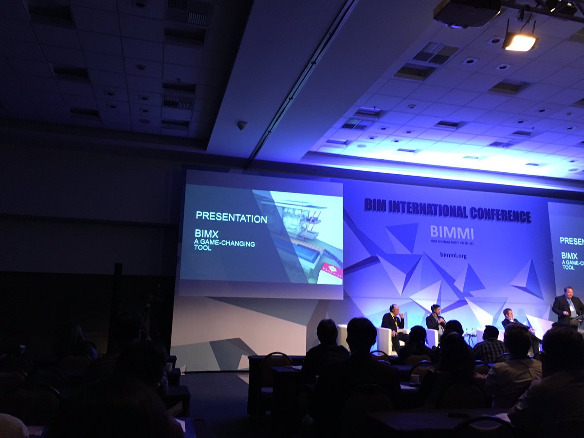 varkonyi67's tweet photo. Roderick Anderson (Costa Rica) explaining how BIMx transform client relationship in high end residential business! @2016BIC https://t.co/juzBCpsSiW