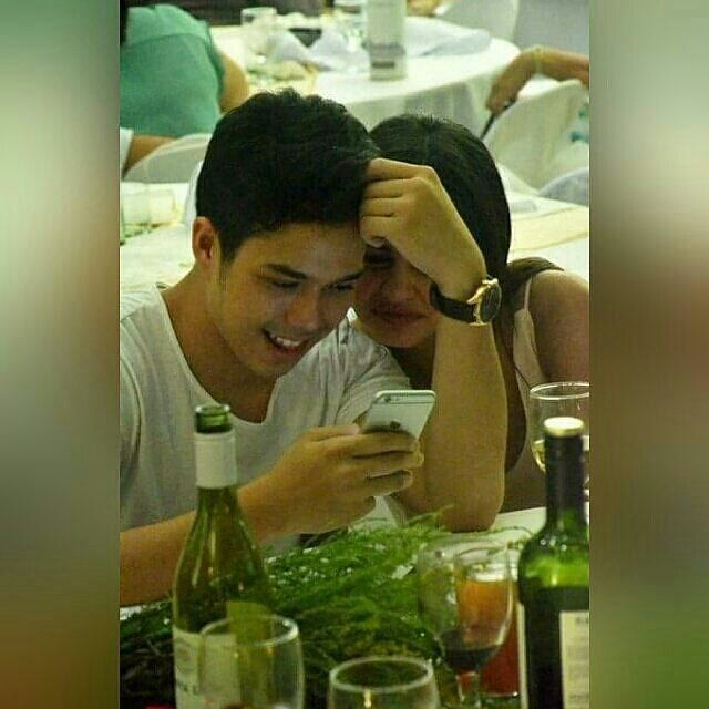 sand14344's tweet photo. Enjoy na enjoy sila sa pinanood nila #sweet 
#ctto : Anong pinapanood nyo dyan ha??? @janinegutierrez  @SuperElmo  #JanElmo 💑❤❤❤ https://t.co/fVADw3jKwd