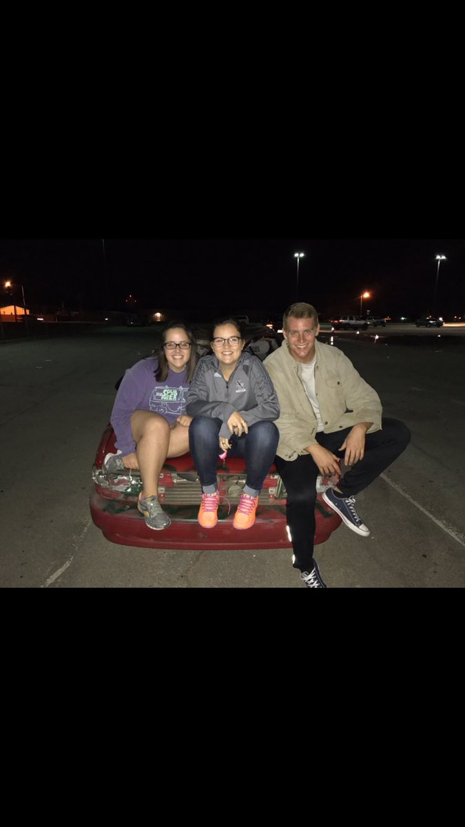 kattdunc's tweet photo. // love my school, love my people // https://t.co/PAHbX5WIO4