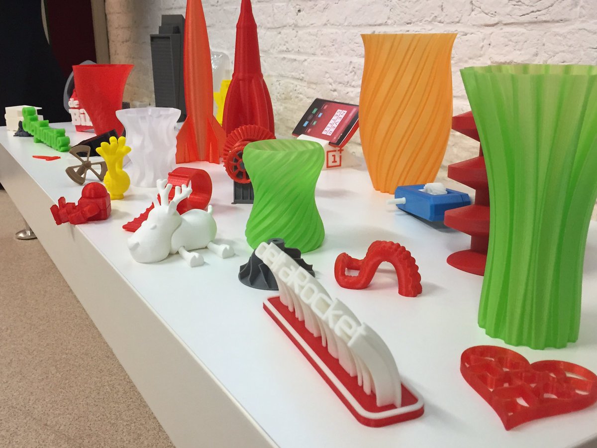 deltaRocket's tweet photo. Vandaag hebben we een workshop gegeven over #3dprinten bij @het_Bolwerk voor en in @GemeenteEdegem #betech #3d #demax #workshop https://t.co/QeV7YoClRH