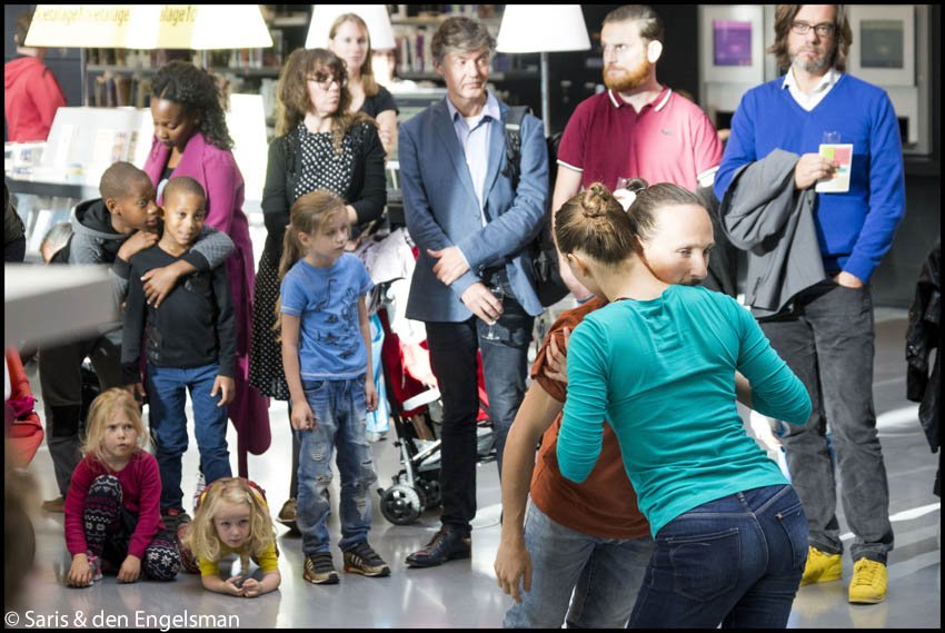 2Turven's tweet image. Tijdens de opening van ons festival riep burgemeester @francweerwind van Almere op allemaal naar 2 Turven Hoog te komen. Doen hoor!