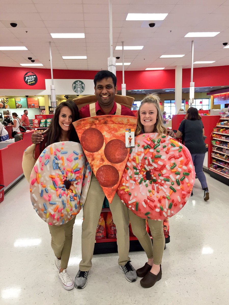 having a little Friday fun for already reaching 10 RCs!!! 🎉🍕🍩  #lovemyteam #workhardplayhard #fridayfunday