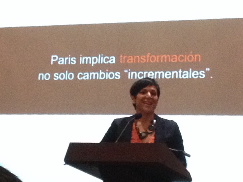 CCLPanamaCity's tweet photo. Gracias @MonicaArayaTica x tus palabras claras #laccf #laccf2016 #cambioclimatico #transporteverde #justdoit https://t.co/wLmVgw0myO