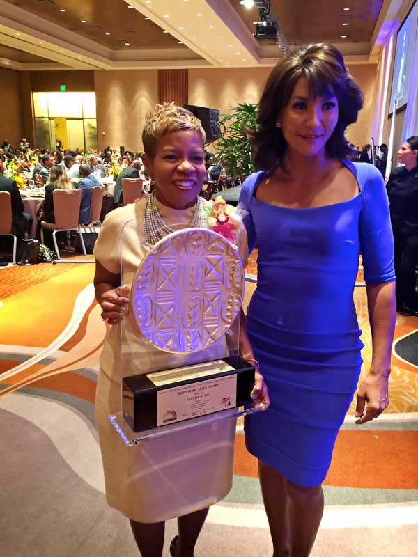 SupplierSuccess's tweet photo. Our own Glenda Gill @MAKDiva presented w/ "Keep Hope Alive Award" at @RPCoalition #RPCGAS2016 https://t.co/gFoMMMlsKN https://t.co/ttNnfuLViW