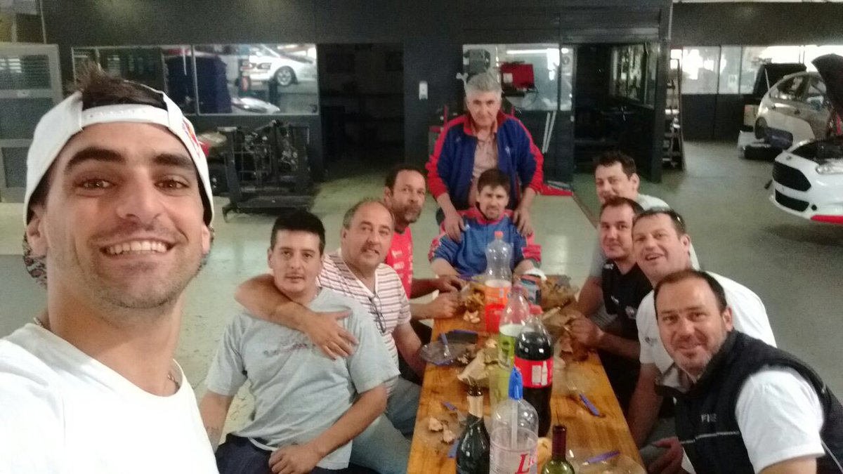 dg_prensa's tweet photo. Palpitando la próxima fecha asadazo en el Taller @pablogay77 @diegogay11 @FacuChapur https://t.co/vfPJ0IOgPm