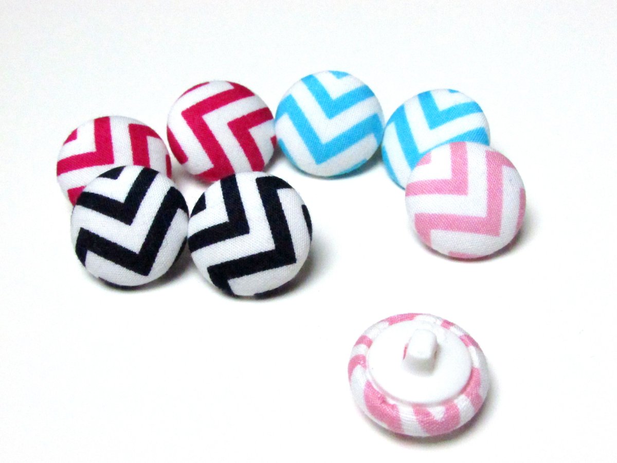 SlavicaBo's tweet photo. https://t.co/gcEva2kiPa
#etsy #etsyrt #etsygifts #etsymntt #etsychaching #fabricbuttons #buttons #button #sewbutton #chevron #retro #sales https://t.co/RkQxB4X2tf