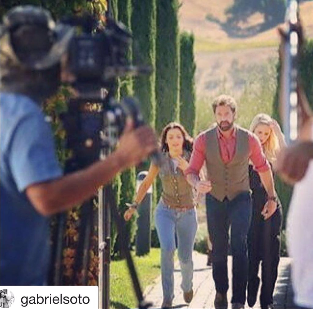 VinoElAmor's tweet photo. Grabaciones #VinoElAmor #Graciela #Luciana  #David @GabrielSoto @irinabaeva1 @Kimy2Ramos @Canal_Estrellas 7:00 PM https://t.co/EIdHxXqZiG