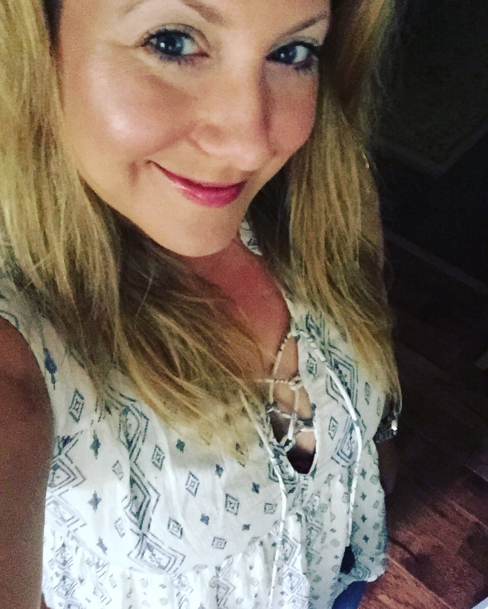 thesmilingcook's tweet photo. Loving this new top from @Altard_State, but not Raleigh's heat wave! Check them out if you like the Bohemian look @tryitbe4ubuyit 😉 https://t.co/YCq1g2xhfz