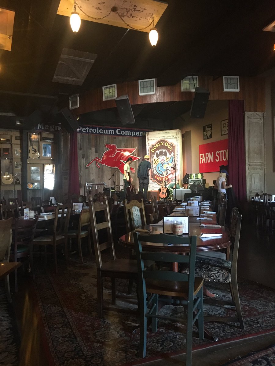 Setting up for a little soundcheck!! Any suggestions what we should do between now and 8:30 around here?? #doseydoe #woodlands