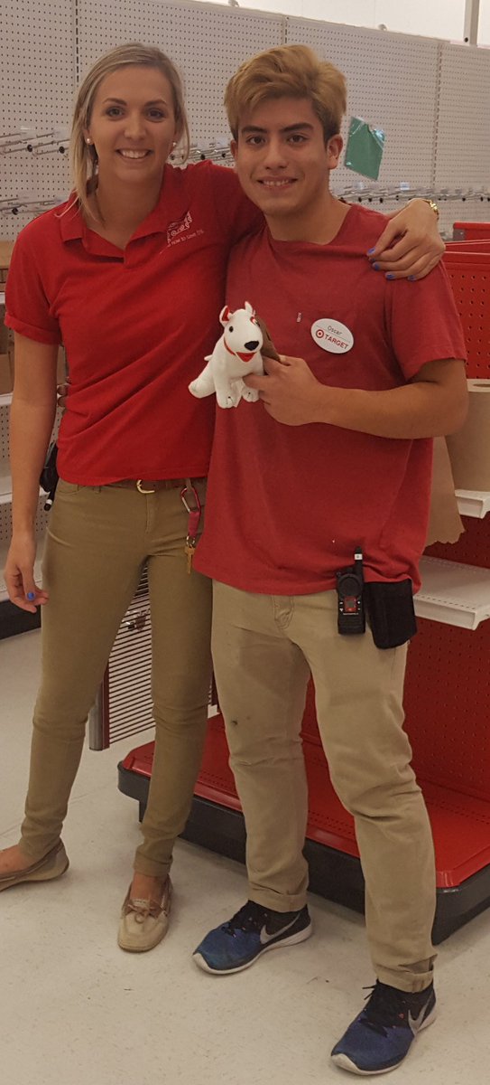 _tika86_'s tweet photo. First TM recognition goes to TM Oscar for being an All-Star #Positiveattitude  #FastFun&amp;Friendly #Youmaketarget #Wearetarget #Freeport3236 https://t.co/IQAlXlwzM1