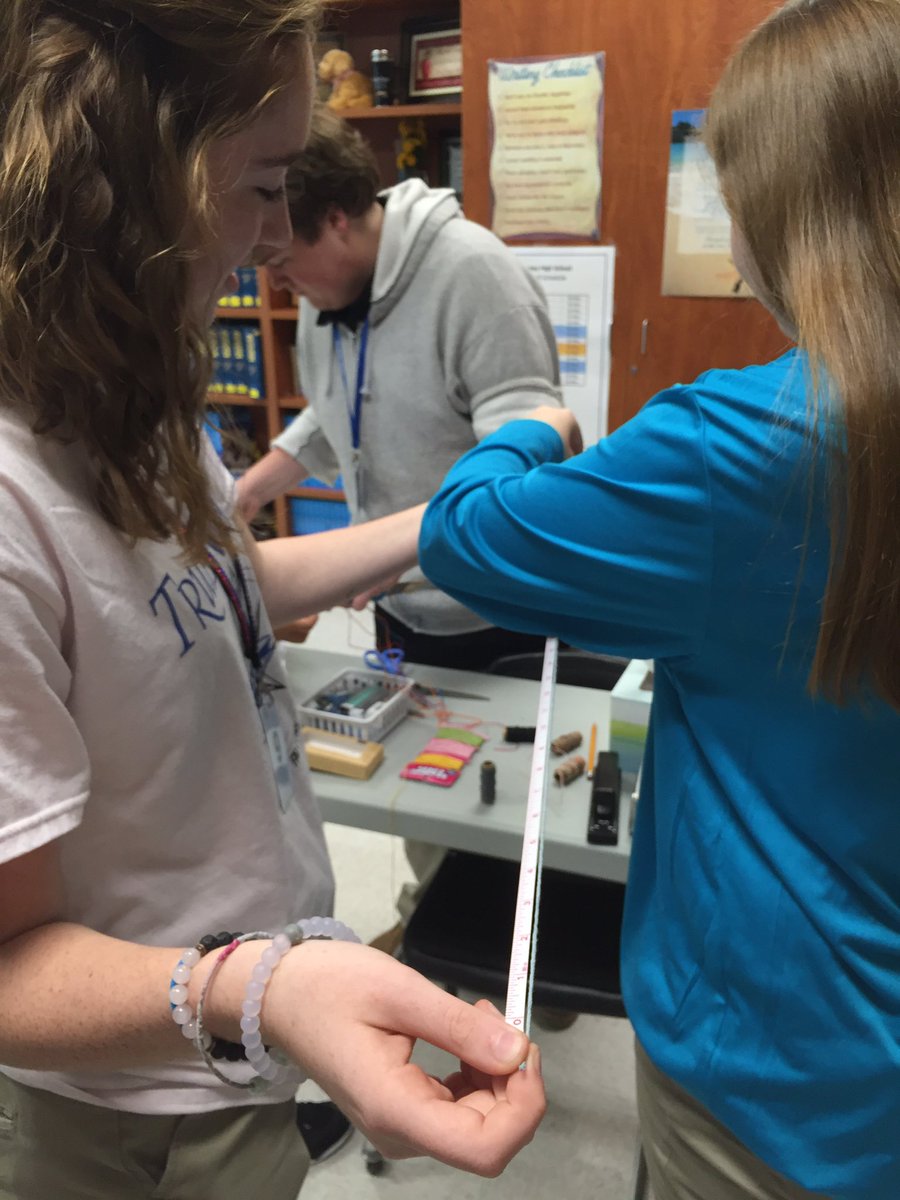 falconcounsel's tweet photo. Crafting Club! #firstclubday https://t.co/iMifefKwv8