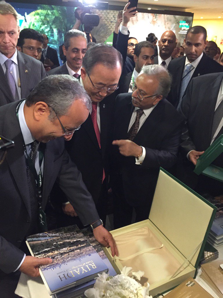 ADayInRiyadh's tweet photo. Ban Ki-Moon learns about Riyadh from @ArRiyadh_ADA president &amp; KSA @UN ambassador. #ADay_In_Riyadh @UN_Spokesperson https://t.co/W7KRGYipuP