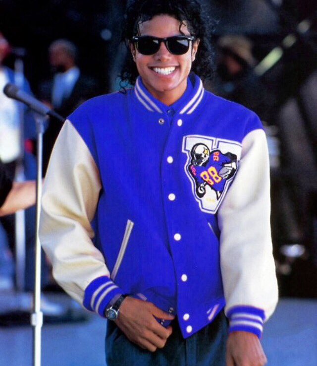 KeyaMorgan's tweet photo. RETWEET if you think Michael Jackson was the greatest musical genius of all time. And a great person and humanitarian. https://t.co/tbNKbwm9sA