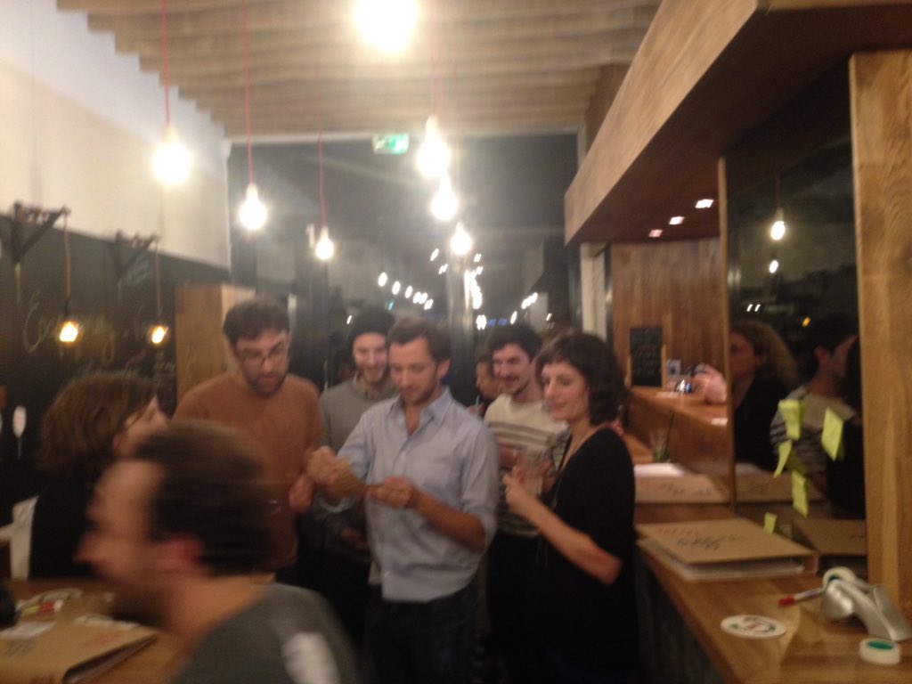 elsa_bourgeois's tweet photo. Les 10 commandements du @SocialBarParis Ça promet #coworking #copatron Un vrai laboratoire de #convivialité https://t.co/AJVrjCriNd