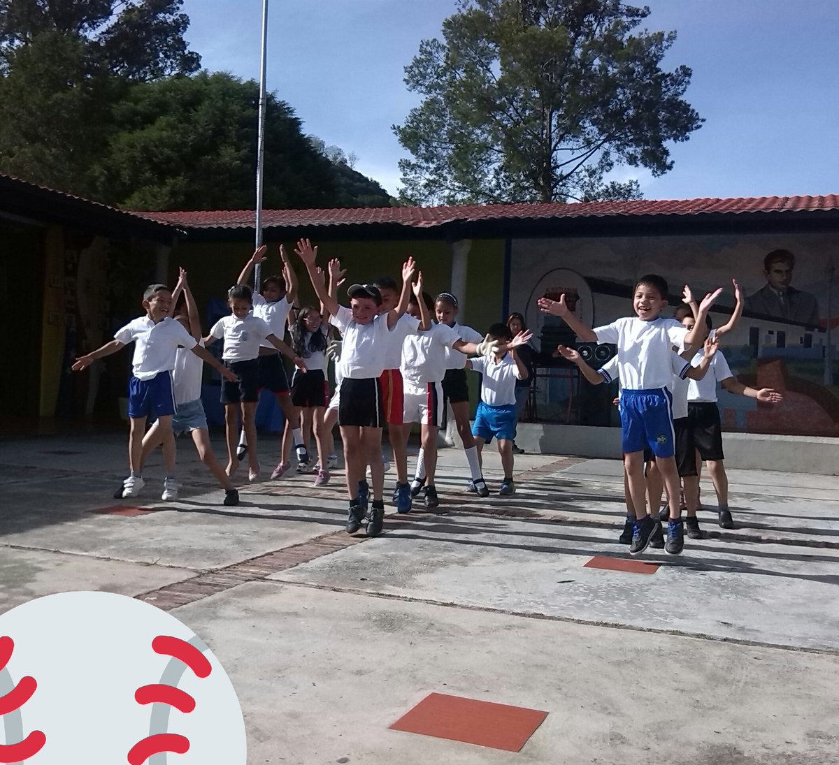 UENAADRIANI_Jau's tweet photo. Esta 1ra semana de clases, nuestros estudiantes disfrutaron de actividades especiales. @SalaSjauregui @SilvaEleazarL https://t.co/i5QsUQ2WYx