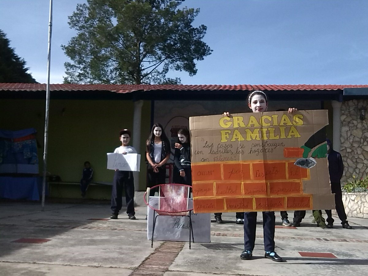 UENAADRIANI_Jau's tweet photo. Esta 1ra semana de clases, nuestros estudiantes disfrutaron de actividades especiales. @SalaSjauregui @SilvaEleazarL https://t.co/i5QsUQ2WYx