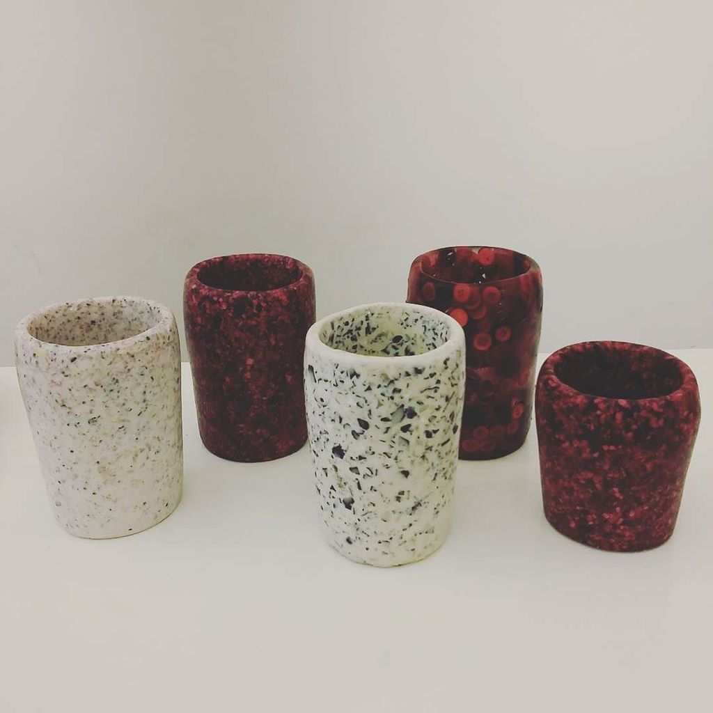 grecaweb's tweet photo. Vasos coloridos! Dale la utilidad que mas te guste ! #greca #colors #PAPAstudio https://t.co/7c7huRh4F9