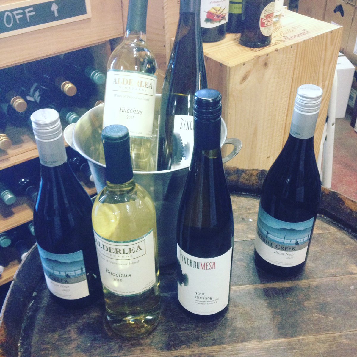 GILibertywine's tweet photo. #tasting #today @masseywines #averillcreek #alderlea #synchromesh #snacks @TerraBreads @zarasdeli https://t.co/qtBW8KpDVN