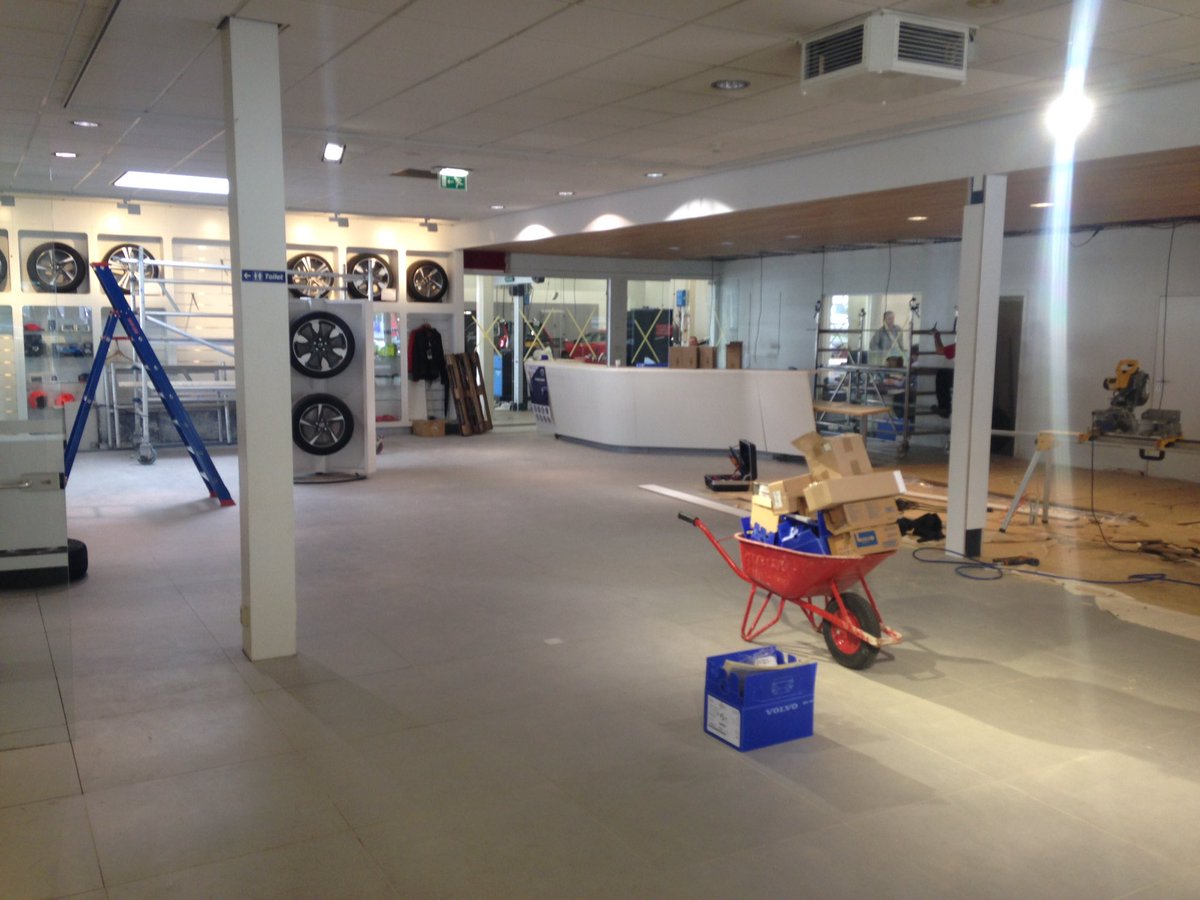 a_v_lohuizen's tweet photo. Na 12 weken verbouwen nadert @broekhuisassen de ontknoping op 13-10 met de intro van de V90! https://t.co/2w44EEMMsJ