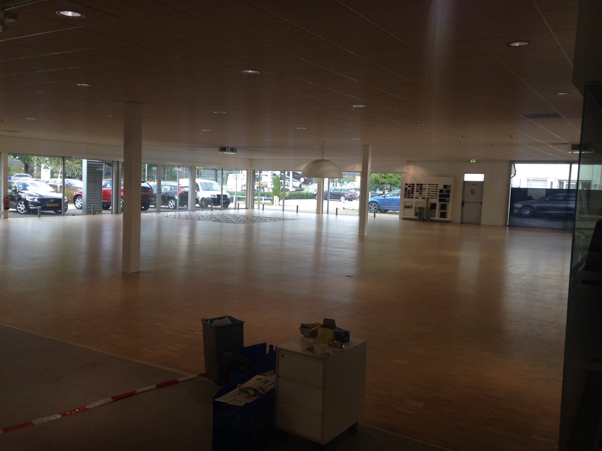 a_v_lohuizen's tweet photo. Na 12 weken verbouwen nadert @broekhuisassen de ontknoping op 13-10 met de intro van de V90! https://t.co/2w44EEMMsJ