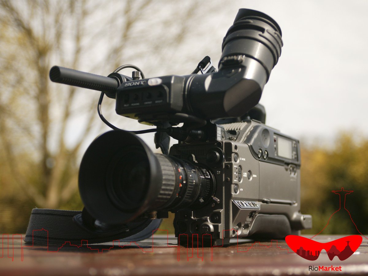 De 05 a 12/10 diversos debates, workshops e palestras s/ o universo audiovisual. Inscreva-se bit.ly/2d11eeU