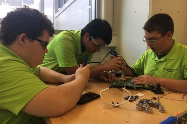 Hands On: Students From Central Get High School, College Credits at Volkswagen's Mechatronics Akademie centraldigest.com/?p=16414
#HCDEengage