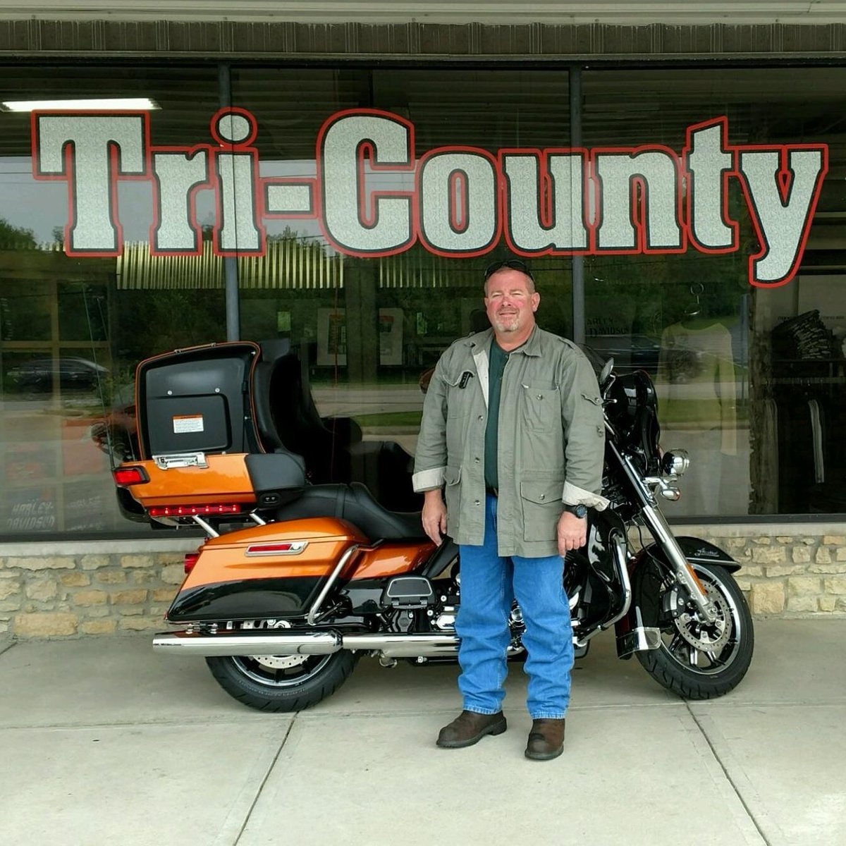 TriCountyHarley's tweet photo. Congratulations to William Werner on the purchase of his new FLHTK! Welcome to the family! #tricountyharleydavidson #flhtk #liveyourlegend https://t.co/yVPhArr0cS