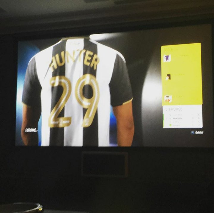 museists's tweet image. Chris back on instagram! "So what does everyone think of the new FIFA?"  instagram.com/p/BK_shtCjZA1/