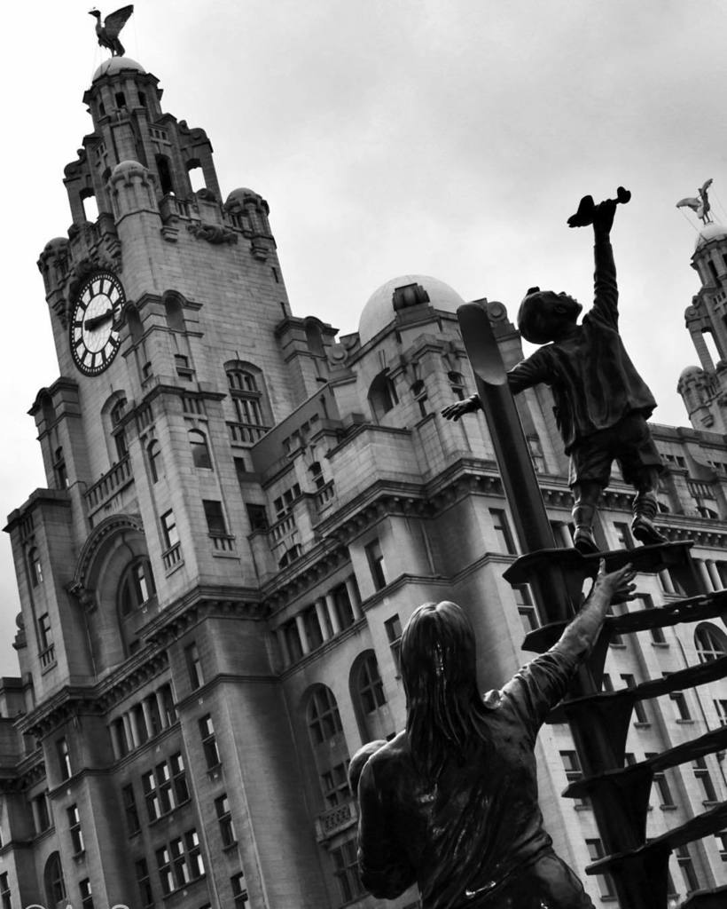 musicandysmith's tweet photo. Liverpool Blitz Memorial #awsmithphotography #365 #day273 #liverpool #blitzmemorial #liverbuilding #blackandwhite https://t.co/PfeOZbKXmF