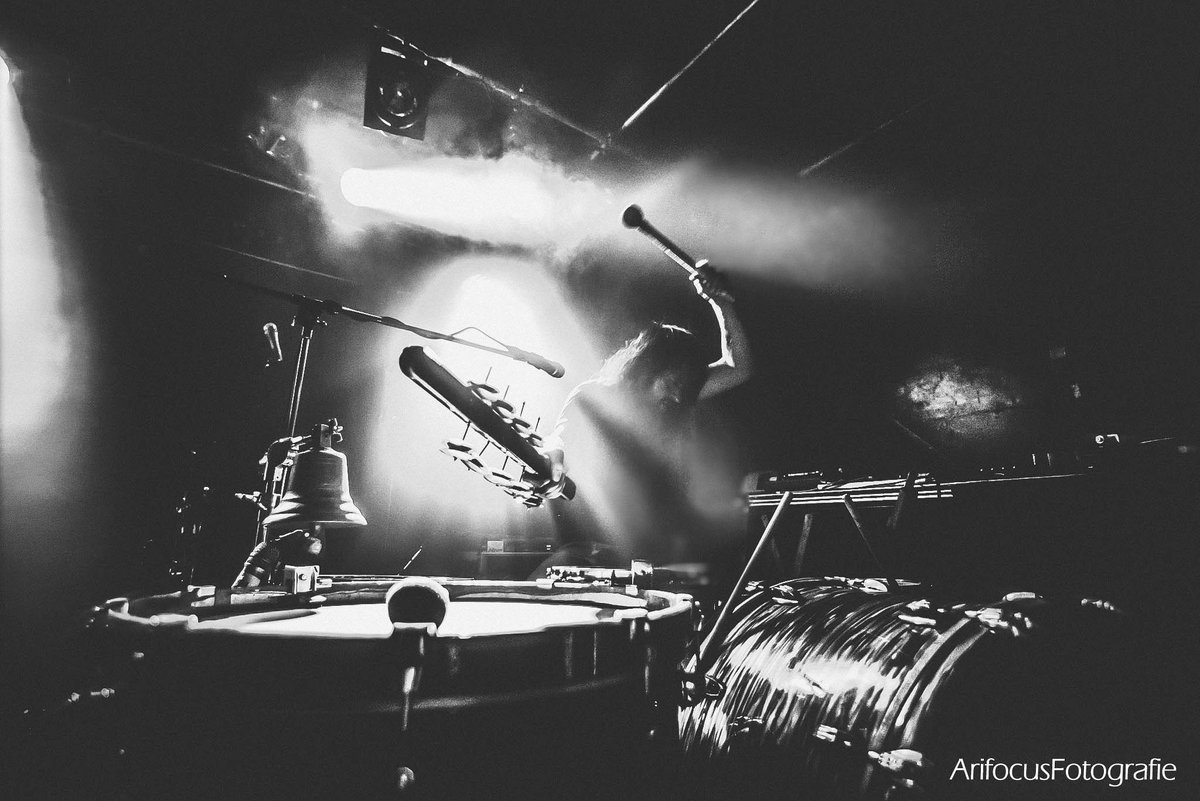 arifocusfoto's tweet photo. @LeButcherettes and @ThePicturebooks dubble awesomeness in @doornroosjenl now on @RockMuZine https://t.co/2BEVcNO65O https://t.co/ueZHd02GtE