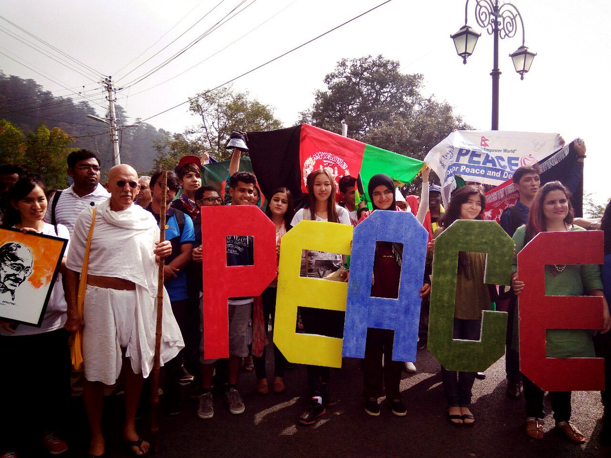 VocalAmit's tweet photo. #bridgegypf #Letsdomore @bridgegypf #shimla 
Spreading peace.
Message for global brotherhood. 
One world. https://t.co/MWBM8O6mWd