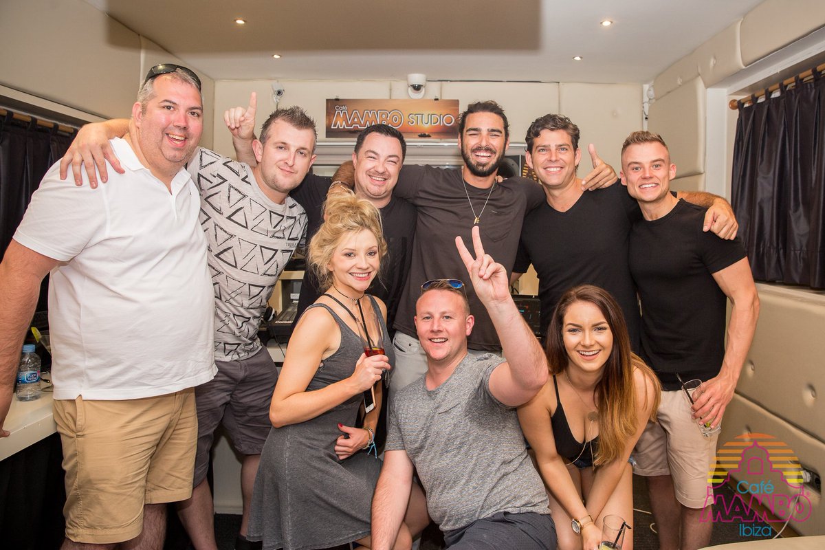 The <a href="/FM104/">FM104</a> crew and the @MamboBrosIbiza broadcasting live from Mambo Studios #ibiza to #Dublin tonight #freaksonfriday <a href="/AlGibbs104/">Al Gibbs</a> 👐📡📻