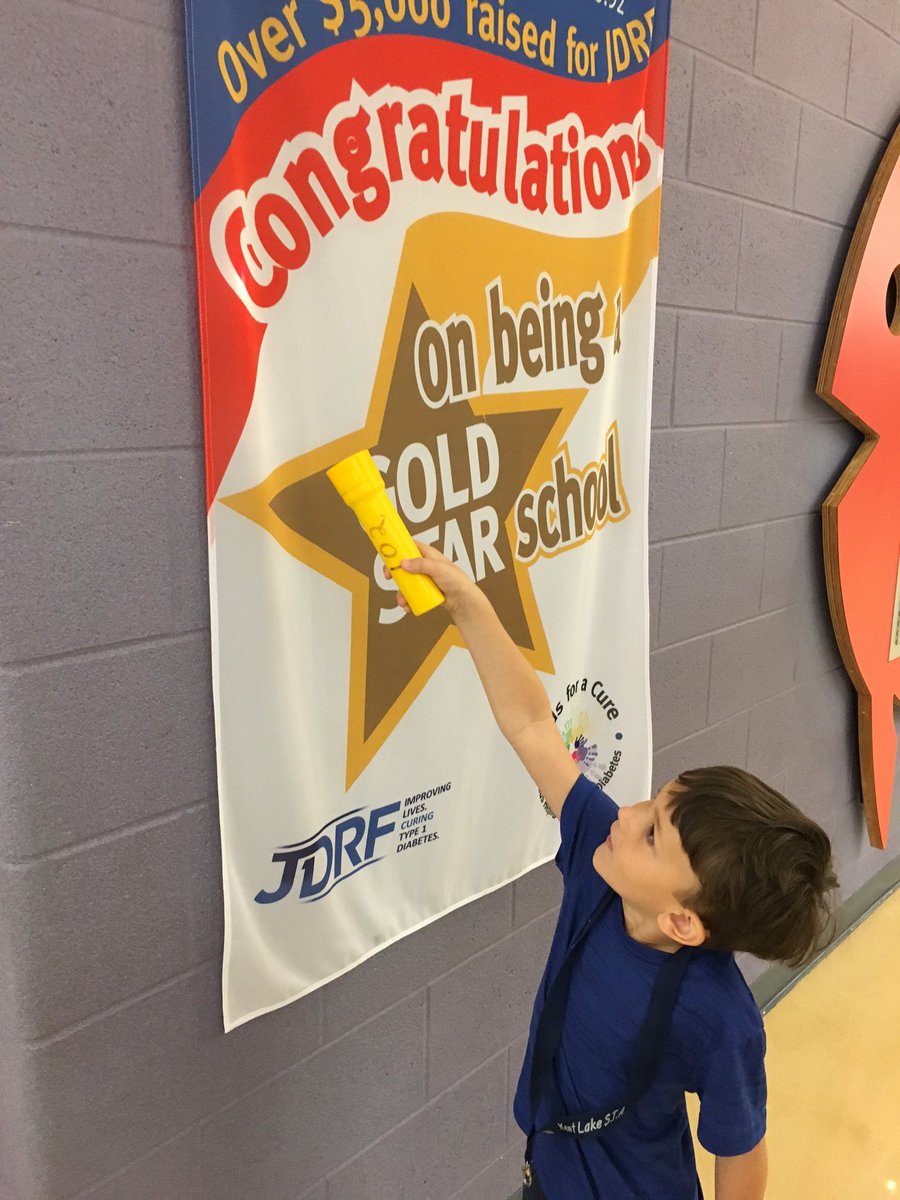 Kindergarten #klleaders shine their light on letters as we hunt around school!