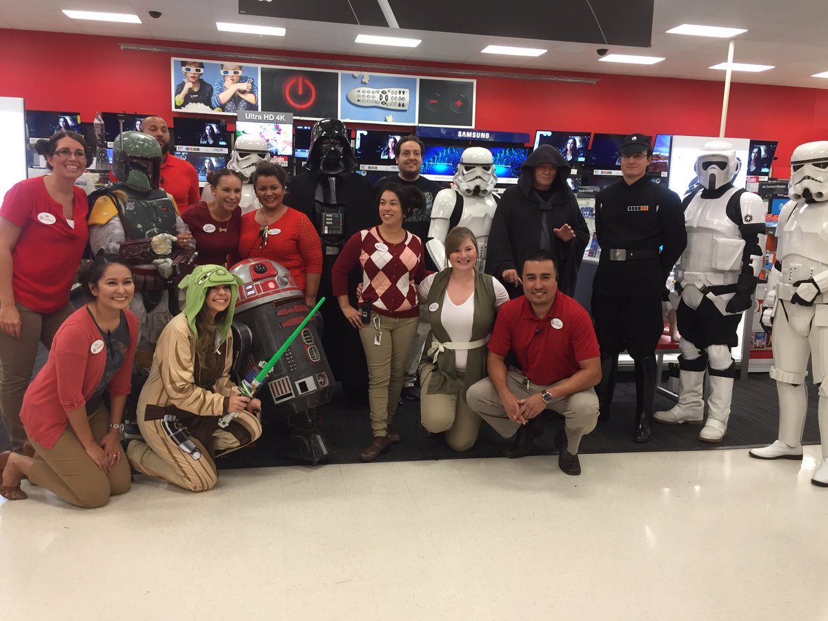 Marbear1869's tweet photo. So much fun! An amazing day for several reason! This one is for my good friend @morasofia78 #sithmode https://t.co/SMDGK8fzK6