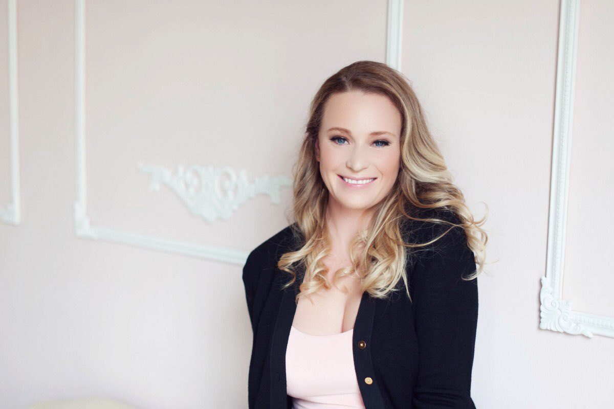 What is the new, exciting project that <a href="/rthexton/">Rachel Thexton</a> has coming up? Find out on @keiraanne's latest blog: keira-anne.com/2016/09/30/20-…
